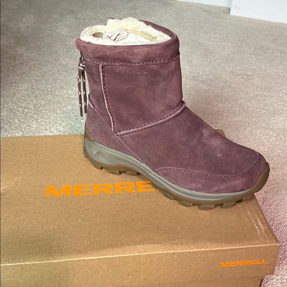 Merrell Winter Pull-On Boots in maroon